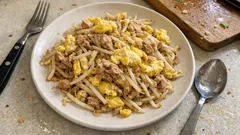 もやし×ツナ×卵でパパッと一品：シャキッとふんわり卵炒めの作り方